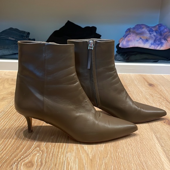 Theory kitten toe booties size 39 8.5 - Picture 5 of 11